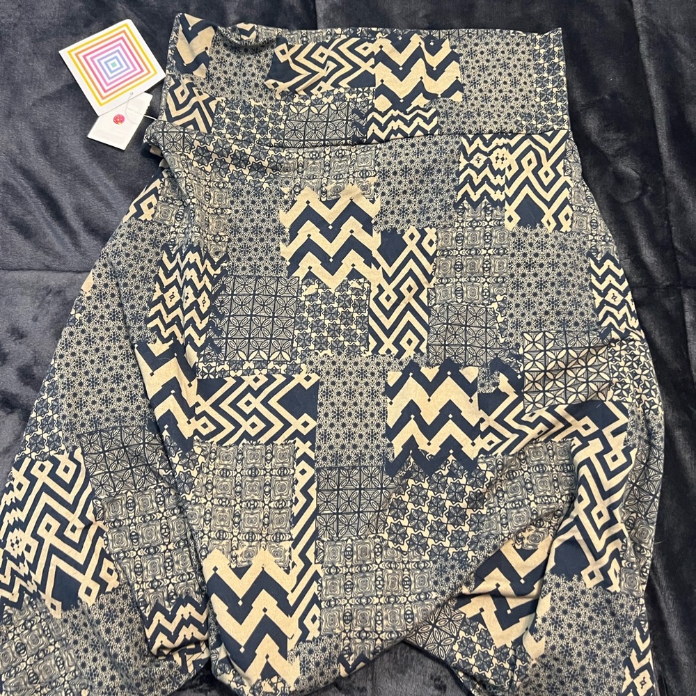 Lula roe skirt